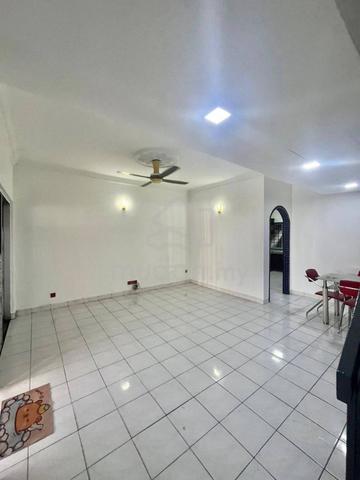 RENOVATED Double Storey Terrece Taman Sri Honeco Semenyih FREEHOLD 1