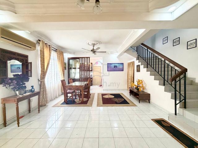 Renovated . Super nice house. Taman Sri Pulai Perdana. 1