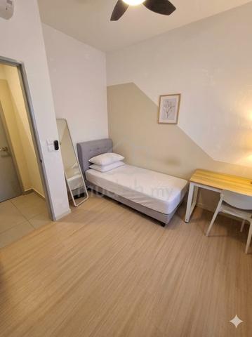 (Room Rental) M Luna Kepong near Kiara Bay & Metropolitan Lake, MRR2 1