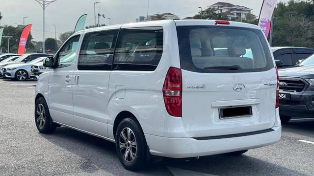 2018 Hyundai GRAND STAREX 2.5 ROYALE DELUXE (A) - 4