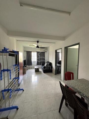 Iris Apartment (Taman Desa) 1