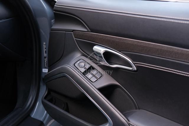 2023 Porsche 718 Cayman Style (M) - 2