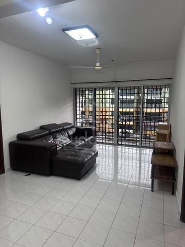Lily & Jasmine Apartment 1