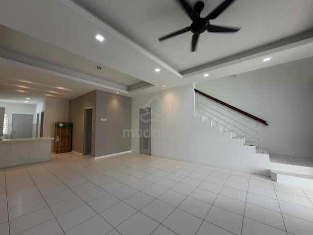 Bandar Botanic Akasia Newly Touch Up Renovated For Rent Klang 1