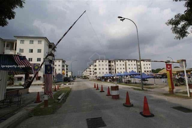 Puchong Utama Court 1 1