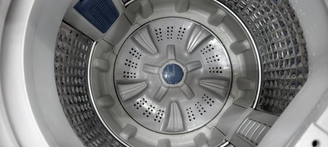 Washing machine SAMSUNG 6.8KG TOP LOAD - photo 4 of 4