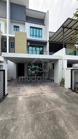 FULLY FURNISHED 3 Storey Terrace Zircona @ Alam Impian, Shah Alam 1