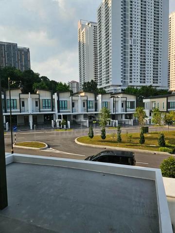 Bandar Kinrara 2 Storey Terrace House @ Puchong Partly Furnished Rent 1