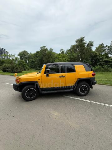 2015 Toyota FJ 4.0 CRUISER (A) - 2