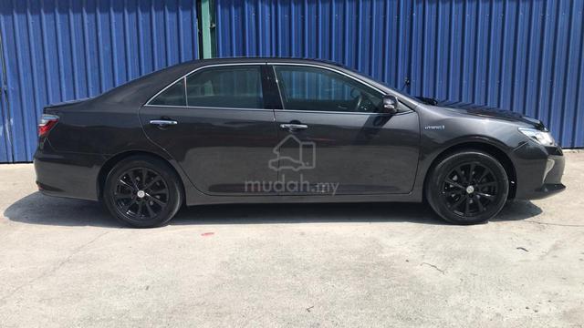 2017 Toyota CAMRY 2.5 HYBRID PREMIUM (loan kedai) - 3