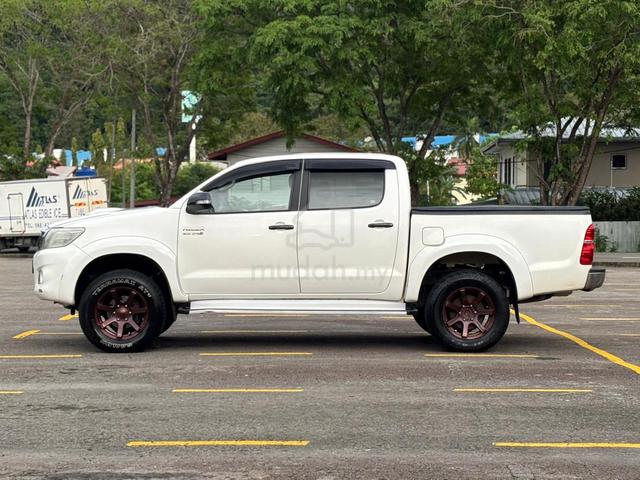 2012 Toyota HILUX D/CAB 3.0 G (A) - 5