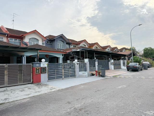 1.5-storey Terraced House @ Taman Daya