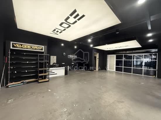 Semi D Shop 30x70 2100sft The Cube Bandar Puteri Puchong for rent 1