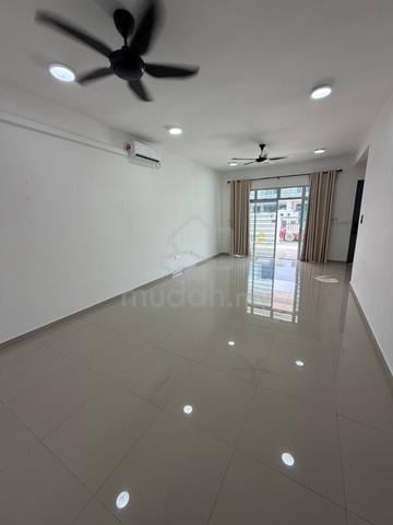 Perjiranan 14 @ Bandar Dato Onn, 2 Storey Terrace, 18x65, 4 bed 3 bath 1