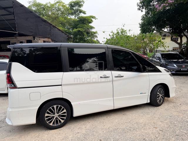 Nissan SERENA 2.0 PREMIUM HIGHWAY STAR C26 - 3