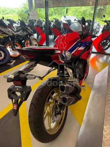 Honda CBR250RR Quickshift Sportbike - photo 2 of 4