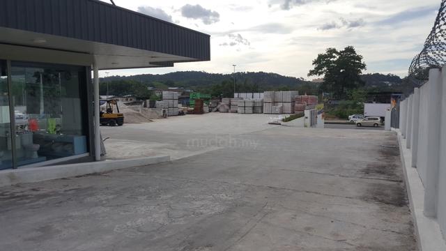Half Acres Kampung Melayu Subang WareHouse Facing Main Road!!! 1