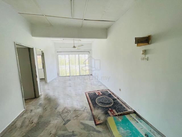 Shop Apartment Taman Puchong Intan 1