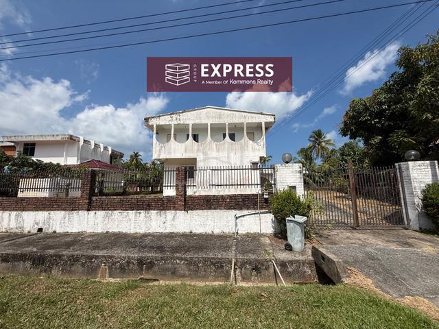 Double Storey Bungalow House at Seaview Park, Miri 1