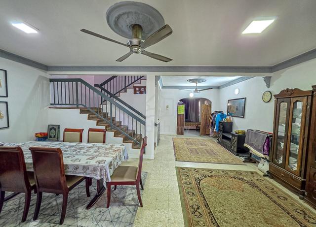 Double Storey 1650 sqft Renovated Jalan Gelugor Seksyen 4 Shah Alam 1