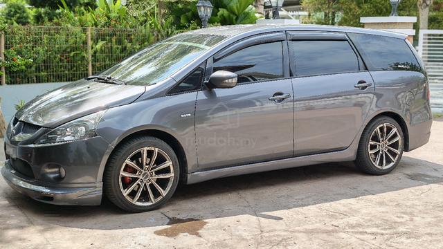 2003 Mitsubishi GRANDIS 2.4 (A) - 1
