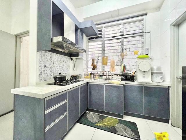 Dahlia Court Apartment (Salak Tinggi) 1