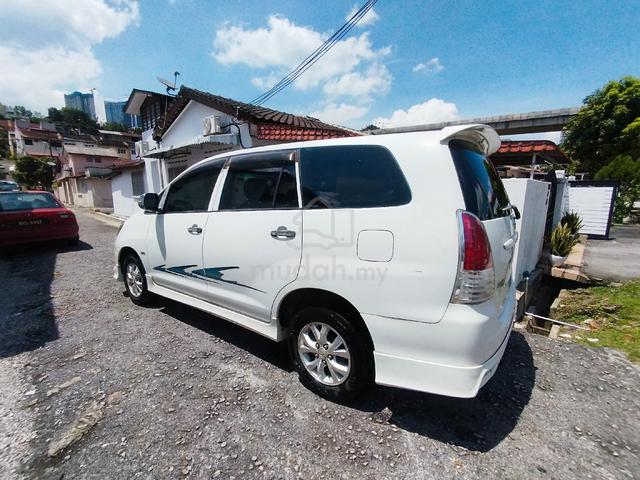 2009 Toyota INNOVA 2.0 E FACELIFT (A) - 4