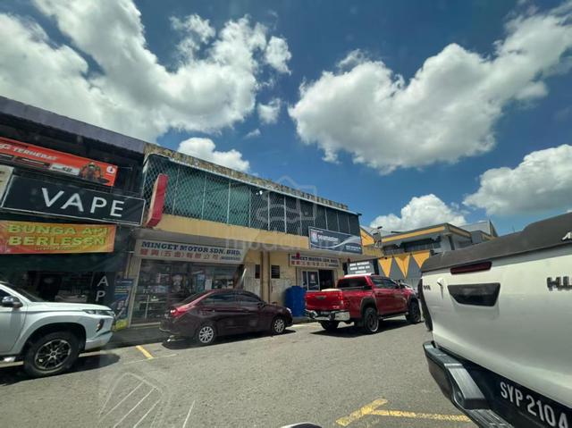 Batu 8 shopt lot to rent (front) 1