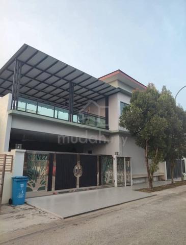 Semi-Detached House for Sale in Section 30, Shah Alam 1