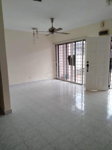 Bandar Kinrara 5 2 Storey Terrace House Puchong TABLE TOP 3 AIRCONDS 1