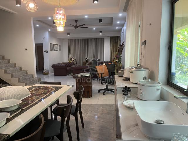 Semi-D house room for rent @ Taman lestari perdana/Taman Equine 1
