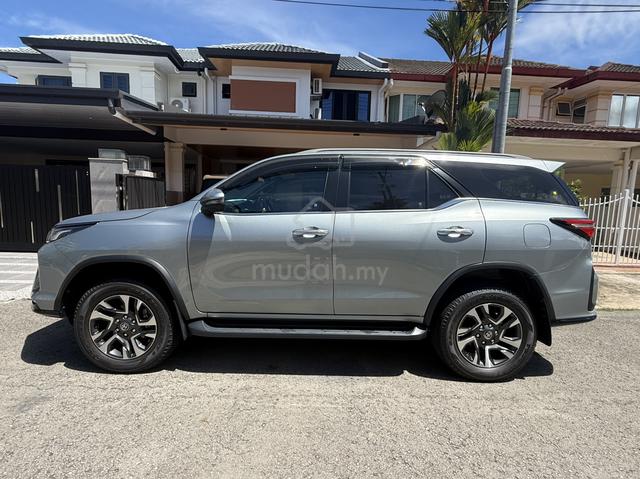 2022 Toyota FORTUNER 2.8 VRZ (Direct Owner) - 4