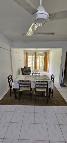 Mawar Apartment (Taman Bunga Raya) 1