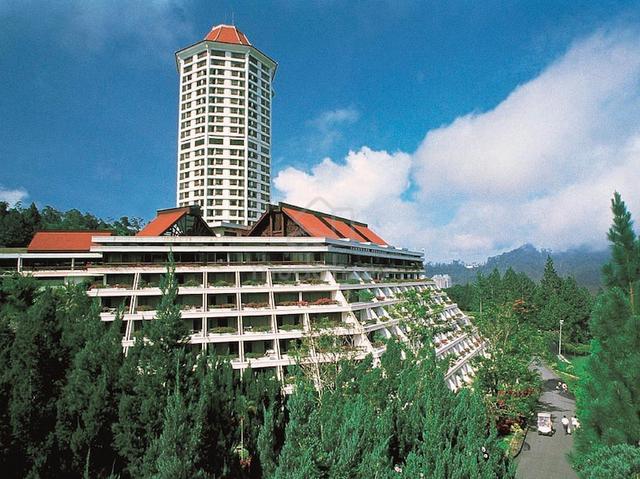 Awana Condominium 1
