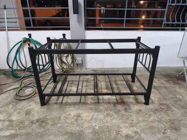 Aquarium 4ft and metal stand - photo 2 of 2
