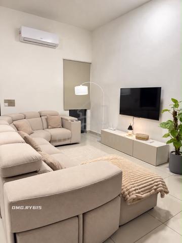 Nice Unit 2 Storey 28X60 Robin Bandar Rimbayu Partially Furnished 1