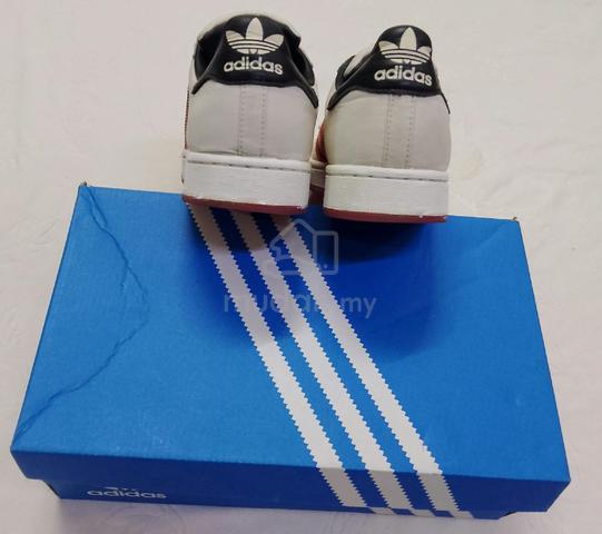 Adidas (8uk) - photo 3 of 5