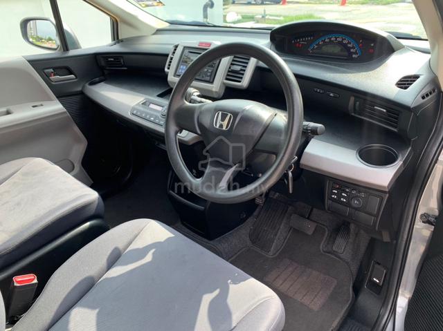 2010 Honda FREED 1.5 E (A) - 4