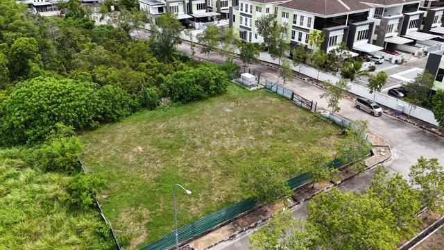 Taman Bukit Minyak Utama Corner Bungalow Freehold Land Entrance Done! 1