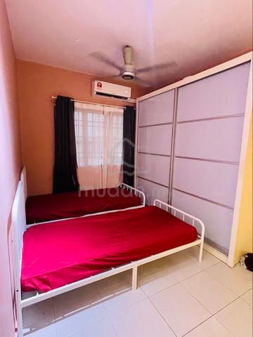 Master Bed Perempuan 1
