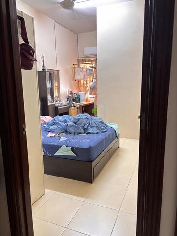 bedroom with toilet 1
