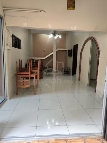 2 rooms 1 bath landed house BUKIT ANTARABANGSA 1