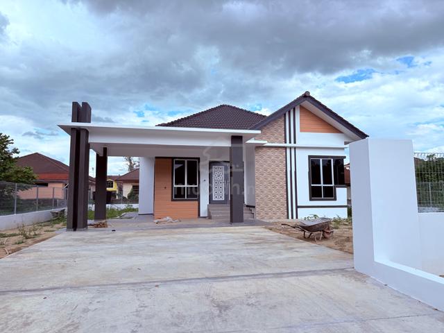 Banglo Kg. Bechah Peleting, Bandar Tanah Merah, Kelantan 1