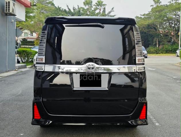 2018 Toyota VOXY 2.0 ZS KIRAMEKI (A) - 4