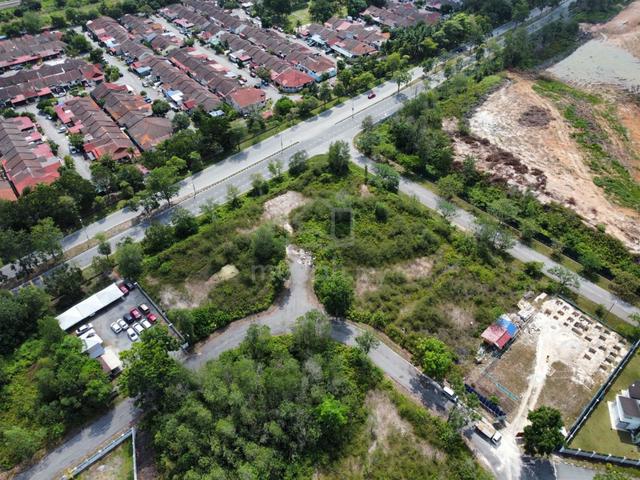 (LOT TENGAH) Bunglow Lot di SEKSYEN 9 Bandar Bukit Mahkota 1
