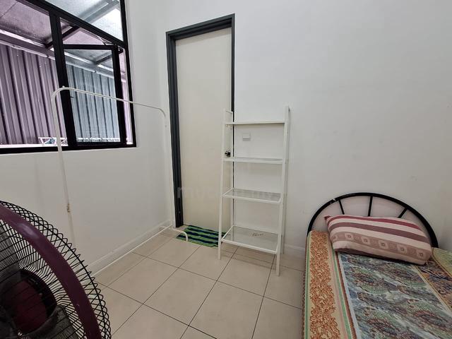 Small Room w Private Bathroom|Female|Simpang Ampat|No Agent 1