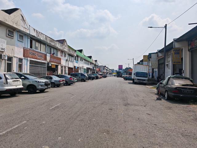 1.5 Storey Terrace Factory @ Taman University 35x80 sqft For Rent 1