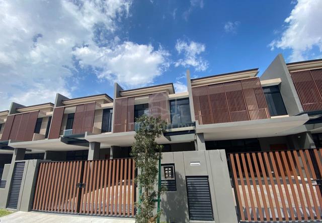 Aurora Sentral Resort Villas Iskandar Puteri Johor 24x75 Double Storey 1