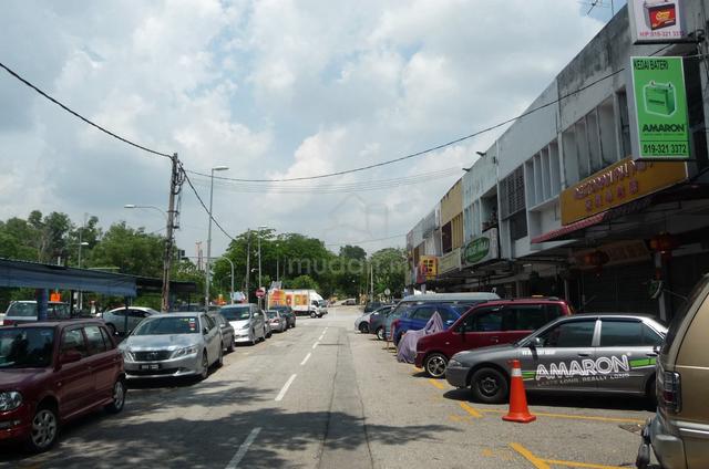 Ground Shoplot Taman LEN SEN, facing main road, all cars MUST passby!! 1