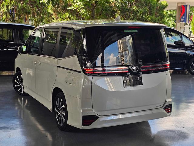 2023 Toyota VOXY 2.0 S-Z (A) 20K KM - 2